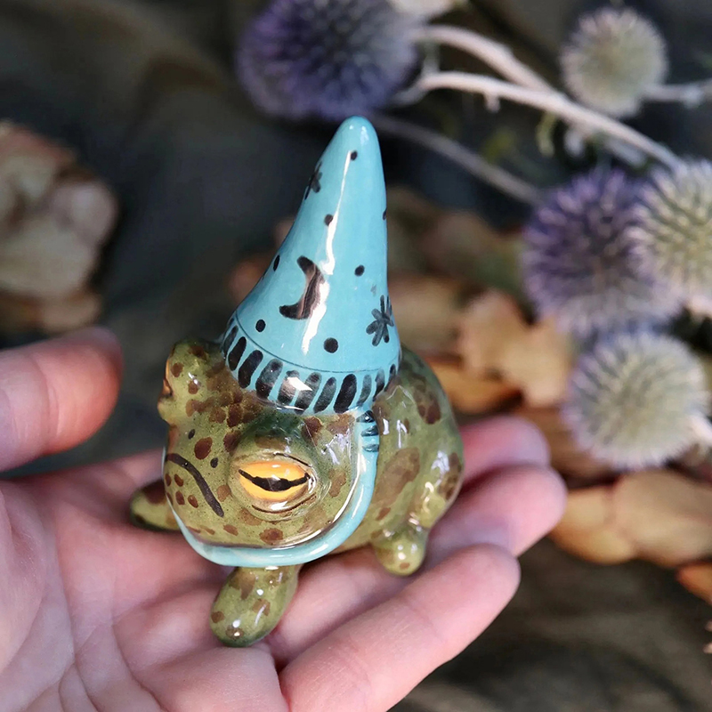 Witch Hat Little Frog Statue R - Outdoor Furniture Arhaus 리뷰 및 가격